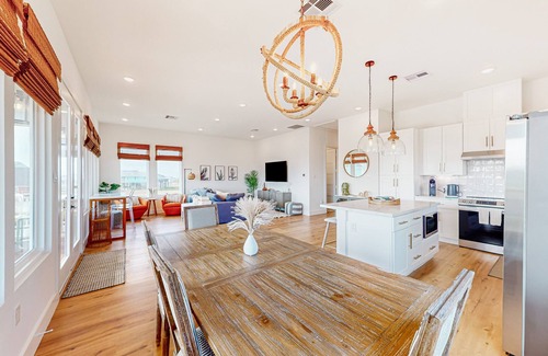 San Luis House | Perfect | Steps to Beach | Modern | Group Ready