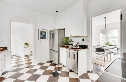 Jefferson Park Avenue House | Perfect UVA Location | Historic Boone-White House
