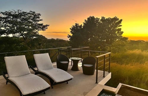 Marbella House | Perfect view! Walk to beach. Family friendly with a private pool.
