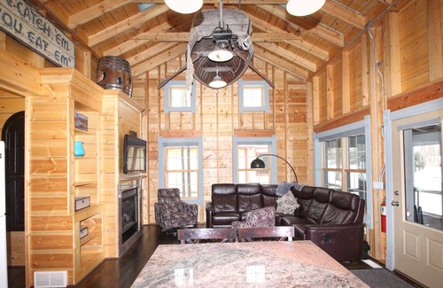 Fennville Cottage | Perfect weekend getaway! Cottage #4 at DollyBrook minutes from Saugatuck