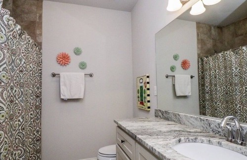 Oxford Condo | Perfect Weekend Getaway, 3 Bedrooms, 3.5 Baths, Sleeps 8
