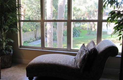 East Naples Condo | Perfect Winter Getaway ~ Turnkey ~ Naples, FL