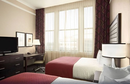 Downtown St. Louis House | Perfectly Appointed Suite for Groups! Free Wi-Fi!