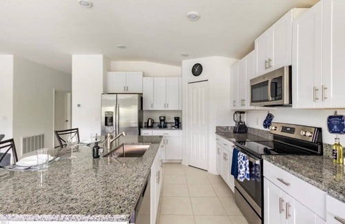 Fussels Corner House | Perfectly located 4BR/2Ba house between Orlando and Tampa