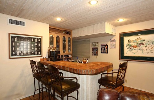 Paradise Valley Village House | Perfectly located and loaded with amenities