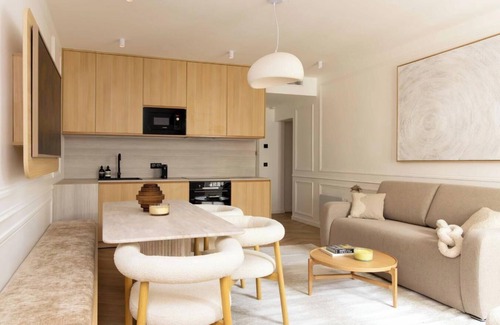 Gaillon Apartment | PERFECTLY LOCATED BETWEEN THE MARAIS, LOUVRE & OPERA DISTRICTS - RUE SAINTE-ANNE