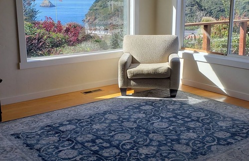 Trinidad House | Perfectly Located l Trinidad Harbor Views l Trinidad CanRedwood National Forest