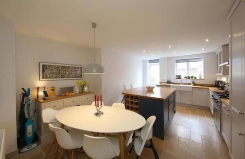 Roath Apartment | Perfectly Positioned Pad