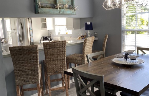 Whitney Beach Villa | Perico Bay Club. Only l mile to Anna Marie Island. 3 Bedroom/2 bath Villa