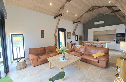 Lanquais Cottage | Perigord House with Private Pool and Air Conditioning