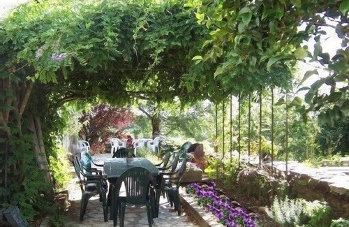 Jumilhac-le-Grand House | Périgord-Limousin, beautiful village house in a garden at the foot of the castle