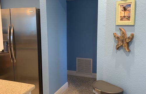 Englewood House | Periwinkle Place Bungalow.Less than 2 Minutes to the Beach.Walk or bike to r