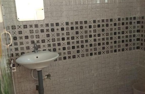 Kumily Hotel | Periyar Huts