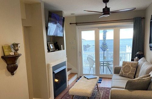 Ogunquit Cottage | Perkins Cove Oceanfront Cottage