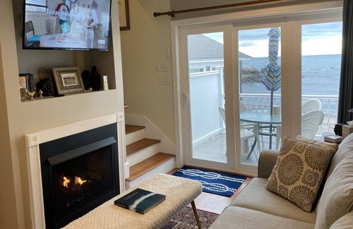 Ogunquit Cottage | Perkins Cove Oceanfront Cottage
