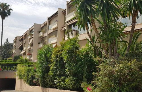 Cap-d'Antibes Apartment | PERLE TURQUOISE