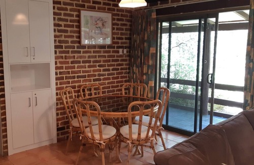 Dunsborough Cottage | PERON COTTAGE BY THE BAY. Huge backyard for your "Furry Friends" Small dogs only
