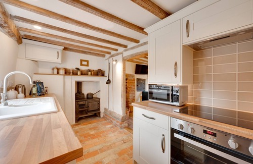 Woodbridge House | Perry Acres Cottage - Two Bedroom House, Sleeps 3