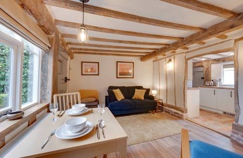 Woodbridge House | Perry Acres Cottage - Two Bedroom House, Sleeps 3