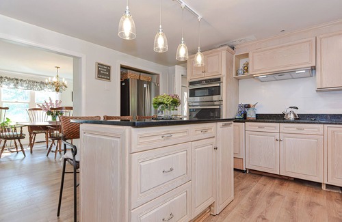 Cataumet House | Perry Maison - 5BR/3BA, Pet Friendly w/a Pool. Secluded oasis close to beach!
