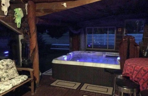 Clawson House | Pert-Nere-A-Ranch Hot Tub Teton Views Getaway!