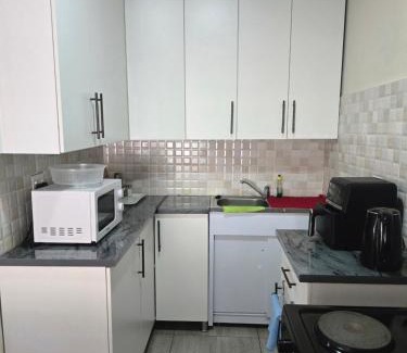 Ermelo House | Peshline Guest House Unit 1