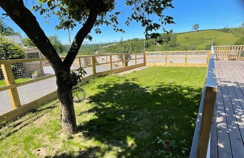 Carmarthen Cabin | Pet/Dog Friendly Rural Lodge, with Fenced Garden Area, Nr Beaches, Woodlands