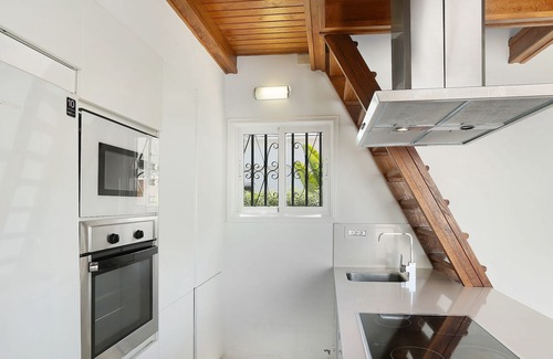 Pasito Blanco House | Pet-friendly Holiday Home Faro Marina Delux Pasito Blanco with Wi-Fi, Pool, Garden & Terrace