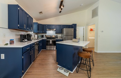 Greenville House | Pet + Family Friendly 4BR Pool House Near Furman