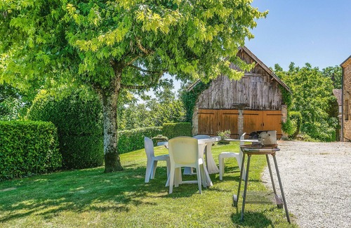 Saint-Crepin-et-Carlucet Apartment | Pet friendly apartment