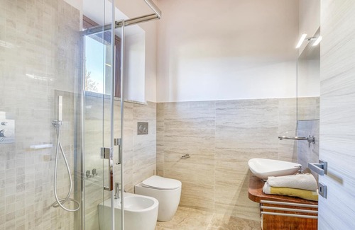 Colle di Val d'Elsa House | Pet friendly semi-detached house with large pool.