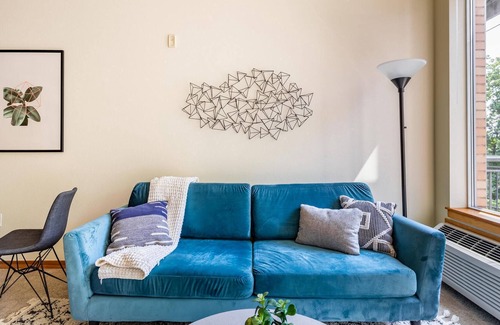 Lloyd District Apartment | Pet-Friendly 1 BR Apartment in Portland