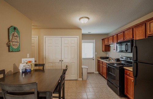 Clarksville House | Pet friendly, 15 minutes to Fort Campbell-B3