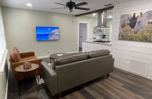 Ocala House | Pet friendly 2-bdrm home minutes from downtown