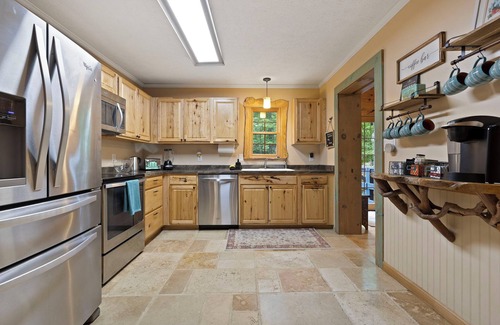 Pisgah Forest Cabin | Pet Friendly 2 Bedroom Cabin Near Pisgah National Forest and Brevard