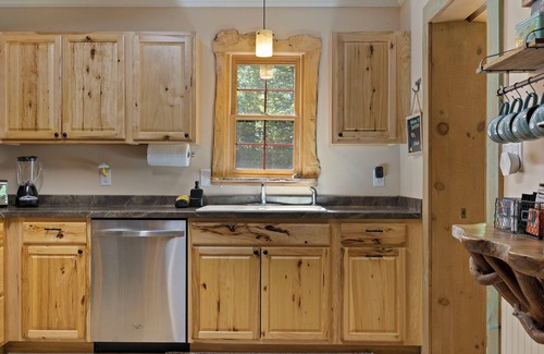 Pisgah Forest Cabin | Pet Friendly 2 Bedroom Cabin Near Pisgah National Forest and Brevard