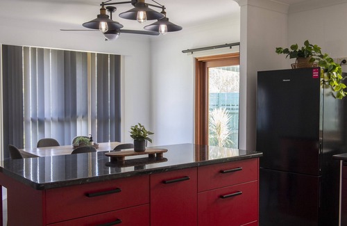 Marcoola House | Pet Friendly, 2 Bedroom, Sleeps 4, 250m to Beach, Close to Cafes, Sunshine Coast