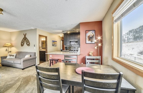 Frisco Condo | Pet Friendly 2 Bedroom Condo on the West End of Main Street!