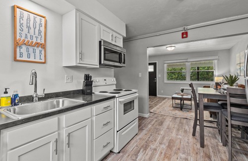Appleton Apartment | Pet friendly - 2 Bedroom Apt