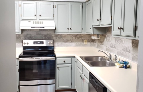 Gulf Shores Condo | PET FRIENDLY 2BD-2BA CONDO IN GULF SHORES JUST STEPS TO THE BEAUTIFUL BEACH!
