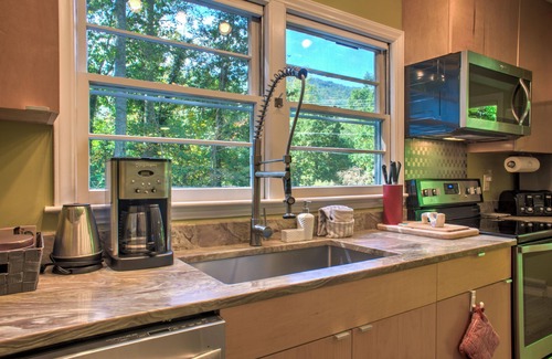 Skyland House | Pet-Friendly 2BR Cottage, Foosball, Grill, 10 Min to Asheville + Biltmore Pass