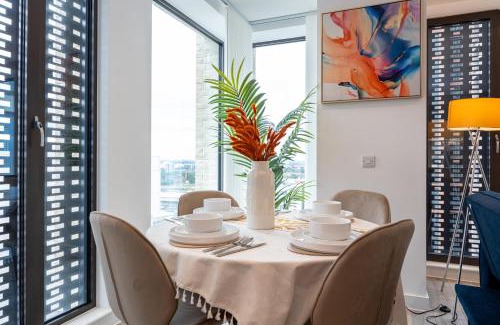 Manchester City Centre Apartment | Pet friendly 2BR near station by Asquare Letting