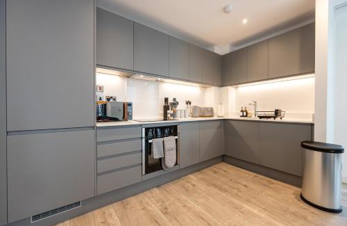 Manchester City Centre Apartment | Pet friendly 2BR near station by Asquare Letting