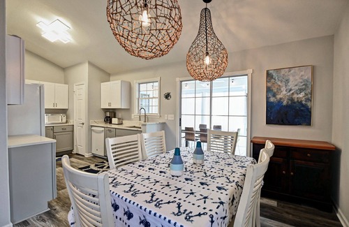 Clearwater House | Pet Friendly 3 bed/2 bath home in the Clearwater Community! Pool, Tennis, Beach Town, WIFI, Pets Allowed!