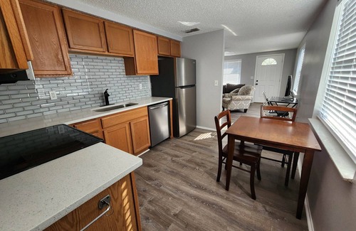 Braden River House | Pet Friendly 3 Bedroom Home With Fenced Yard