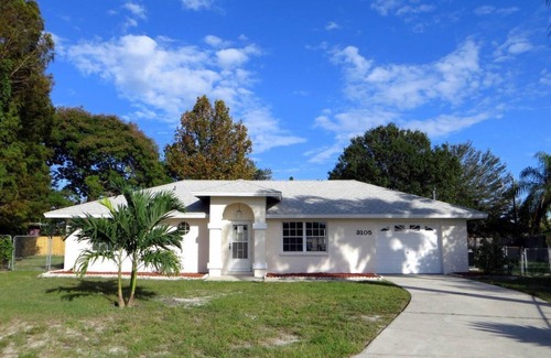 South Bradenton House | Pet friendly 3 BR Pool Home ⚓ on quiet cul-de-sac