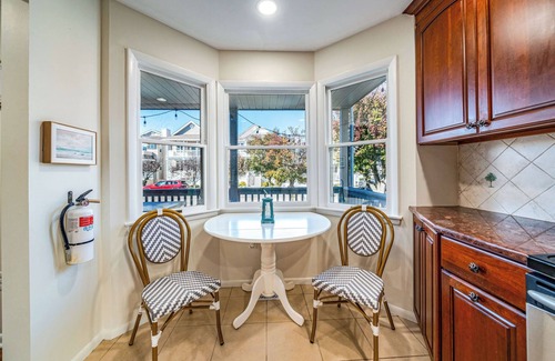 North End Condo | Pet-Friendly 3BR/2BA Condo w/Fireplace in OCNJ North End
