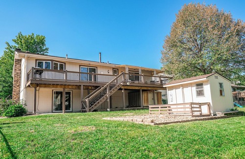 Millard House | Pet Friendly 3BR Home w/Private Deck + Puppy Shed