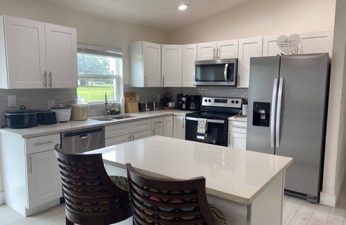 Highland House | Pet friendly 4 bed 3 Full bath house in charming Sebring next to Speedway