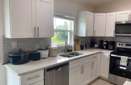 Highland House | Pet friendly 4 bed 3 Full bath house in charming Sebring next to Speedway